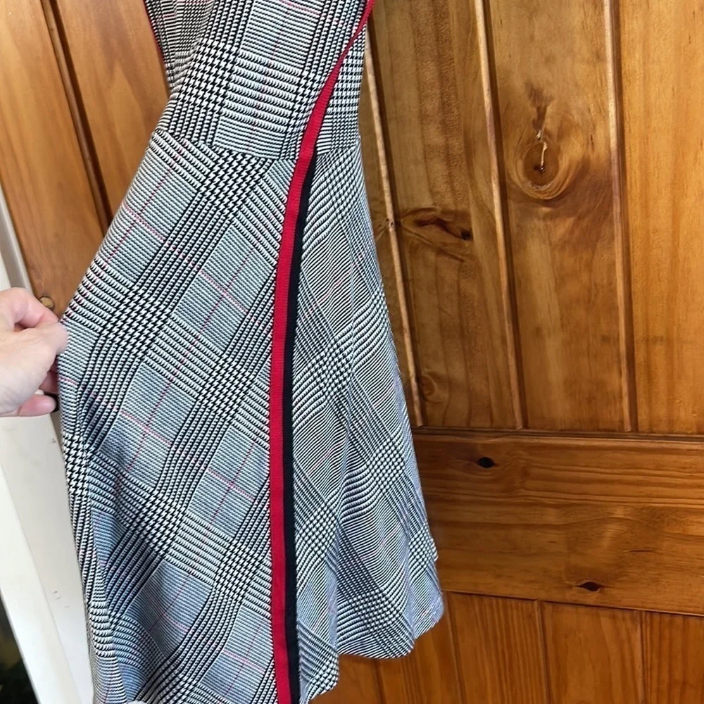 Children’s place girls houndstooth plaid black white stripe knit dress size 7/8